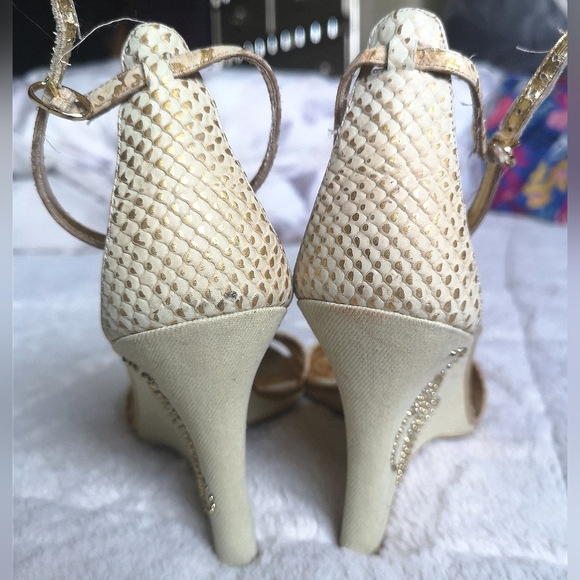 Baby Phat wedges shoes. Size 8 - Picture 6 of 11
